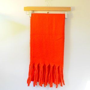 NWT BRIGHT ORANGE GAP FRINGED BLANKET SCARF